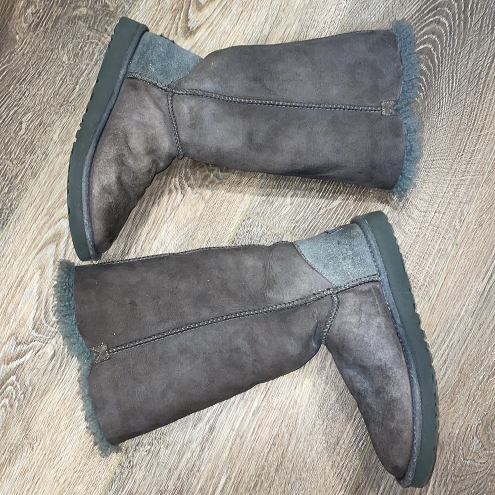 UGG BAILEY BUTTON TRIPLET II BOOT SIZE WOMENS 8 - image 5